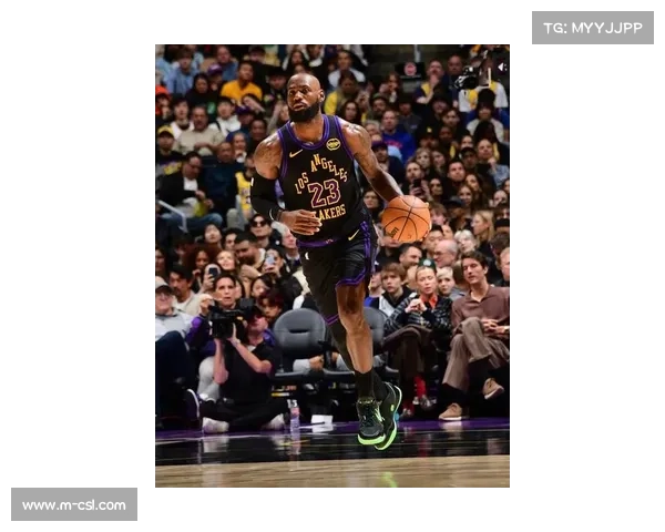 湖人末节崩盘不敌活塞，詹姆斯生日夜空砍17分